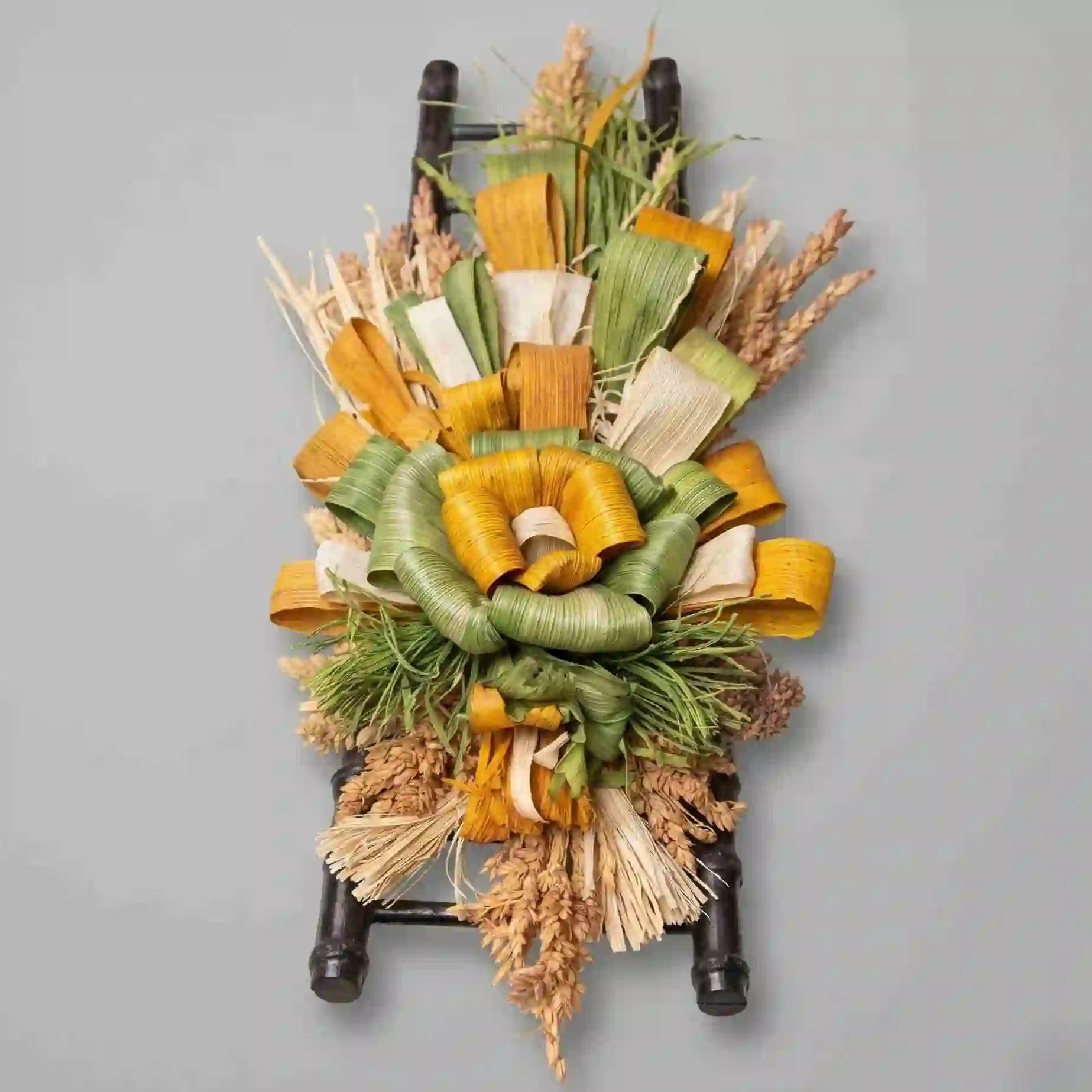 DRY Flowers Stairs Wall Hanging